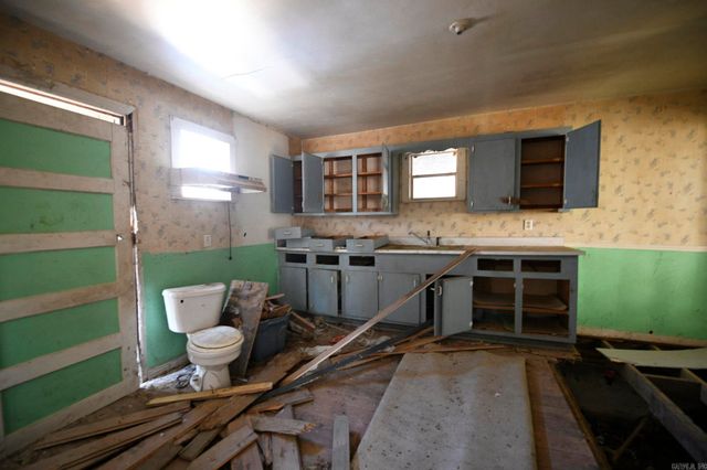 1601 Armour St, Mena, AR 71953