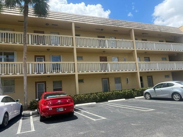 6001 NW 61st Avenue 105, Tamarac, FL 33319