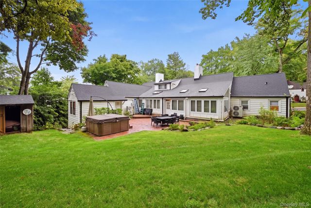 85 Nassau Drive, Great Neck, NY 11021