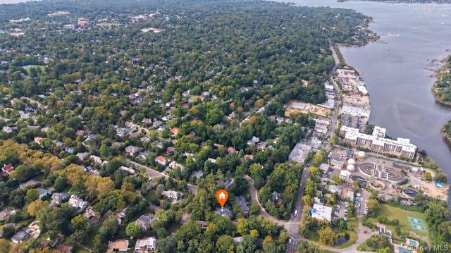 85 Nassau Drive, Great Neck, NY 11021