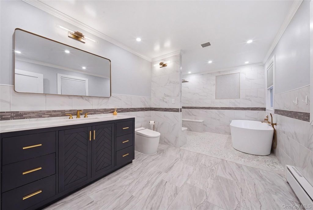 85 Nassau Drive, Great Neck, NY 11021 — photo 5