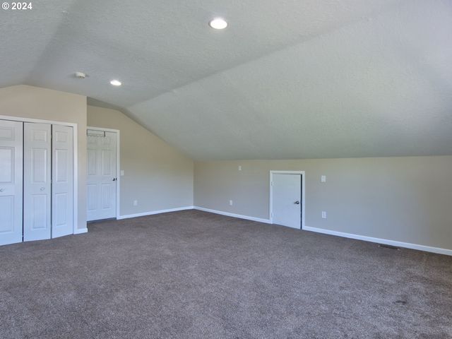 3890 Nw 172ND Pl, Beaverton, OR 97006