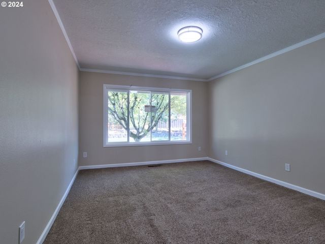 3890 Nw 172ND Pl, Beaverton, OR 97006