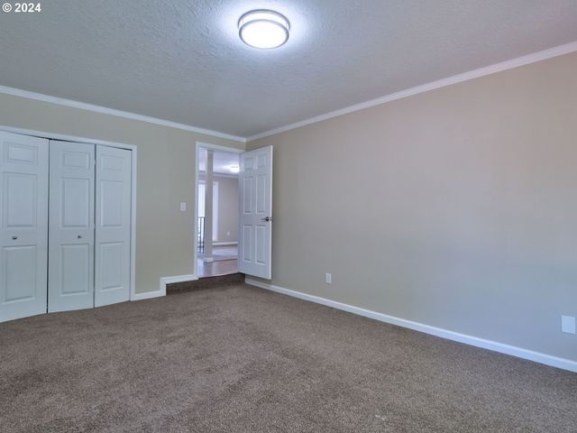 3890 Nw 172ND Pl, Beaverton, OR 97006