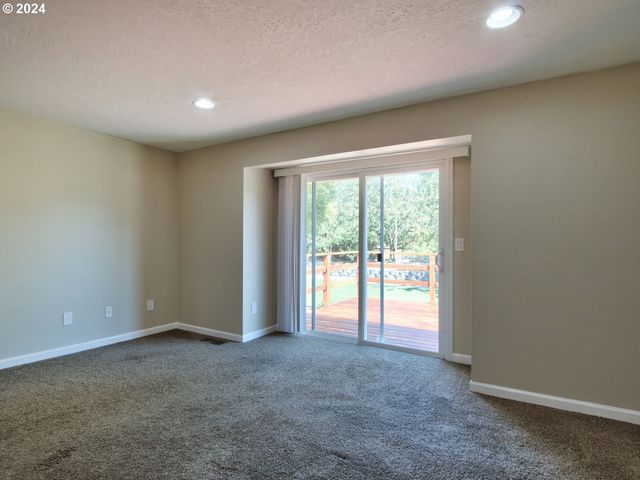 3890 Nw 172ND Pl, Beaverton, OR 97006