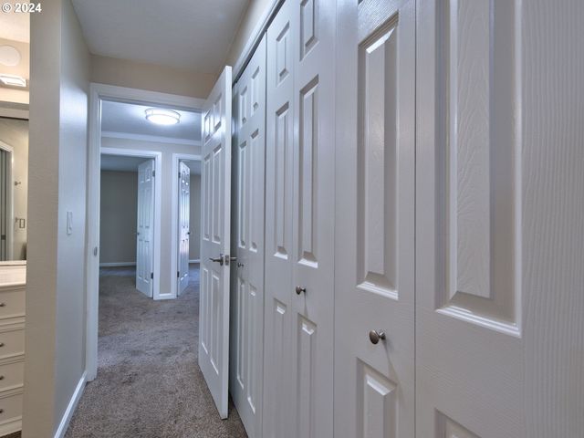 3890 Nw 172ND Pl, Beaverton, OR 97006