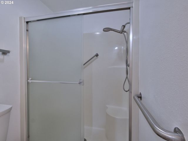 3890 Nw 172ND Pl, Beaverton, OR 97006