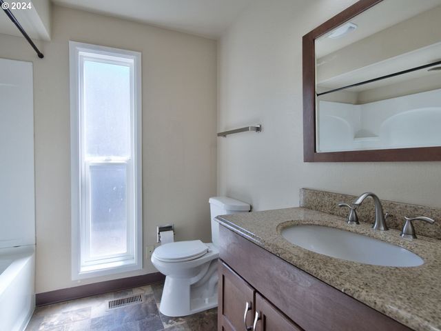 3890 Nw 172ND Pl, Beaverton, OR 97006