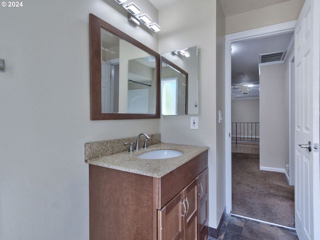 3890 Nw 172ND Pl, Beaverton, OR 97006