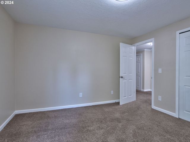 3890 Nw 172ND Pl, Beaverton, OR 97006