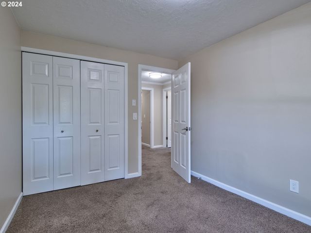 3890 Nw 172ND Pl, Beaverton, OR 97006
