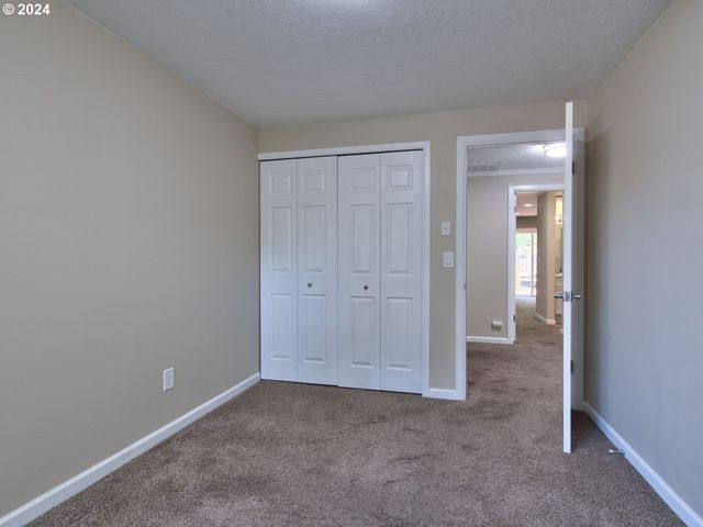 3890 Nw 172ND Pl, Beaverton, OR 97006