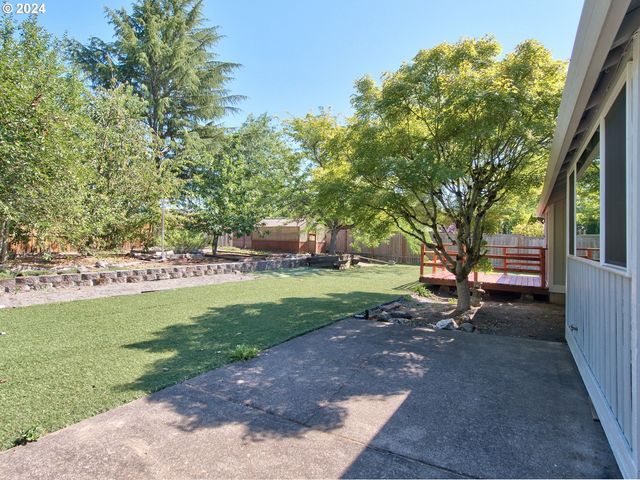 3890 Nw 172ND Pl, Beaverton, OR 97006