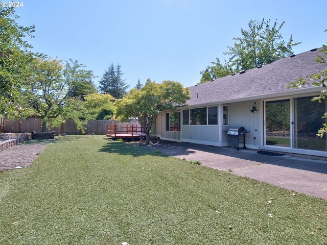 3890 Nw 172ND Pl, Beaverton, OR 97006