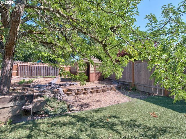 3890 Nw 172ND Pl, Beaverton, OR 97006