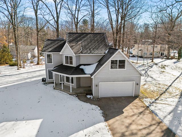 1854 Tall Oaks Drive W, Ludington, MI 49431