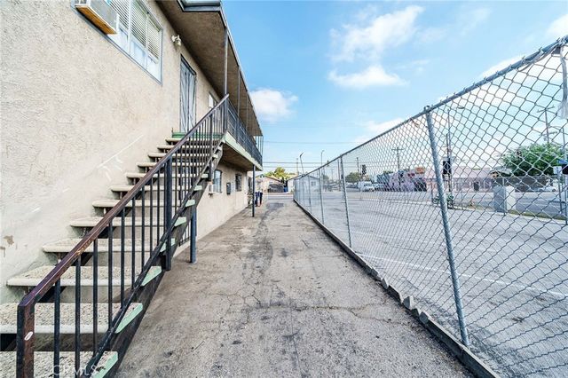 1378 E Vernon, Los Angeles, CA 90011