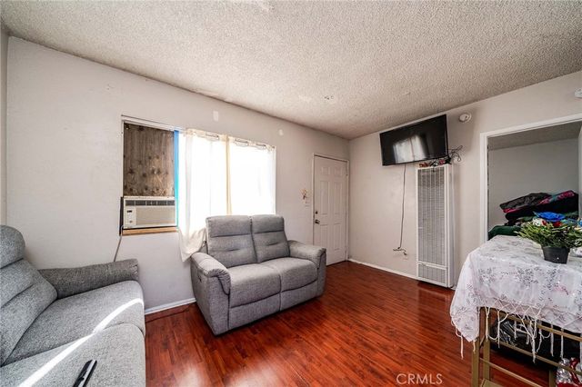 1378 E Vernon, Los Angeles, CA 90011