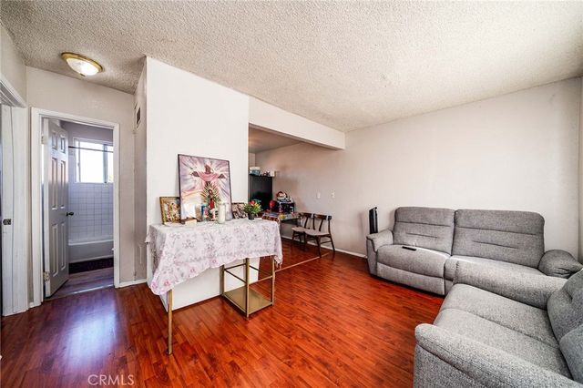 1378 E Vernon, Los Angeles, CA 90011