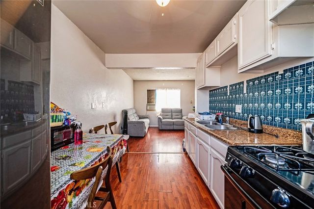 1378 E Vernon, Los Angeles, CA 90011