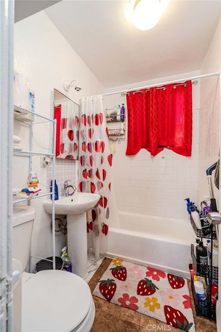 1378 E Vernon, Los Angeles, CA 90011