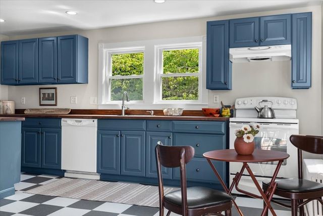 64 South Street, Plymouth, MA 02360
