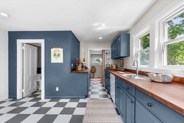 64 South Street, Plymouth, MA 02360