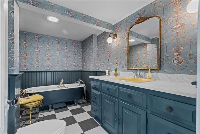 64 South Street, Plymouth, MA 02360