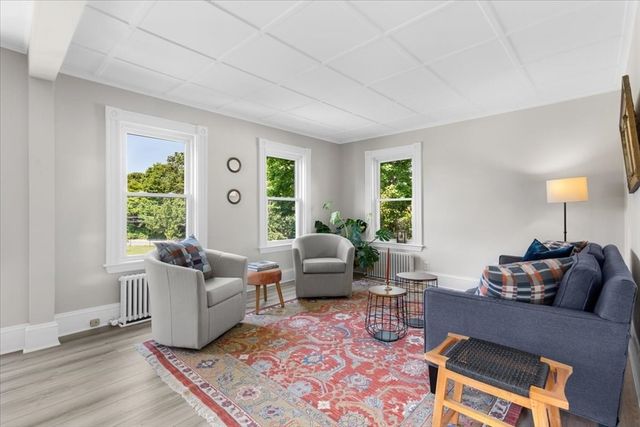 64 South Street, Plymouth, MA 02360