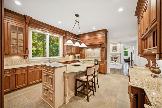 130 Maple Hill Road, Glencoe, IL 60022