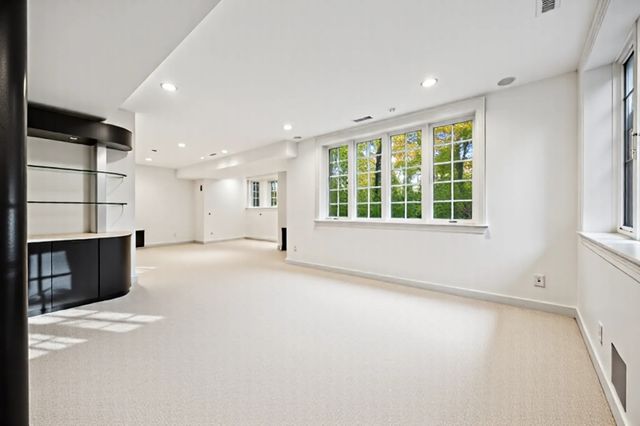 130 Maple Hill Road, Glencoe, IL 60022