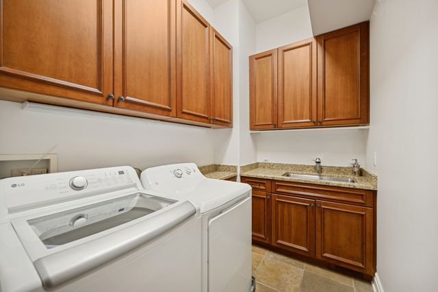 130 Maple Hill Road, Glencoe, IL 60022