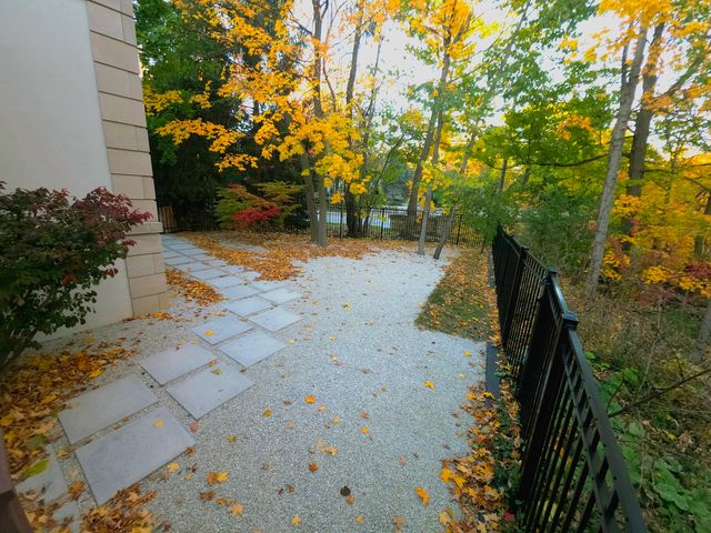 130 Maple Hill Road, Glencoe, IL 60022