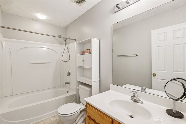 923 Greengate Drive, Lebanon, OH 45036