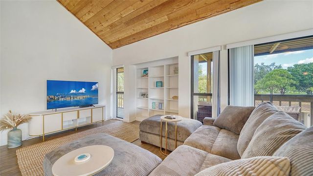 3017 WILLOW GREEN 18, Sarasota, FL 34235
