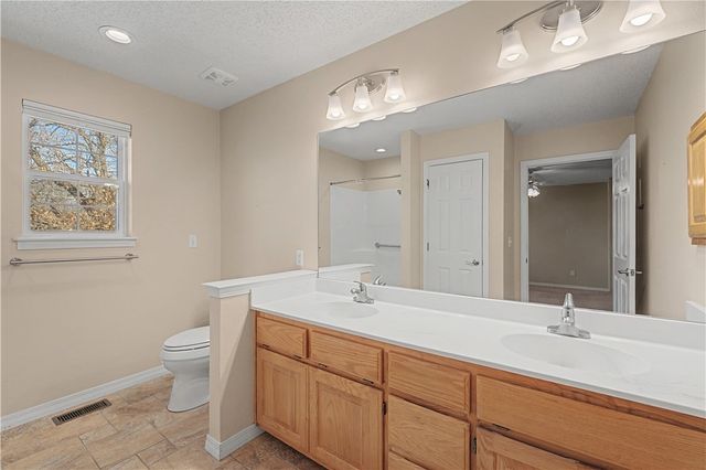 16 Dunvegan Lane, Bella Vista, AR 72715