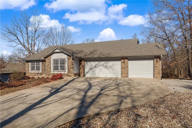 16 Dunvegan Lane, Bella Vista, AR 72715