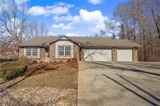 16 Dunvegan Lane, Bella Vista, AR 72715