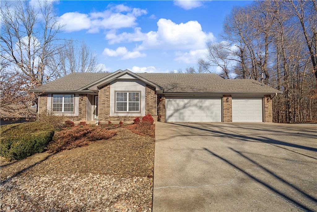 16 Dunvegan Lane, Bella Vista, AR 72715