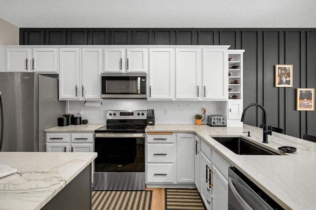 1528 111th Drive NE D, Blaine, MN 55449