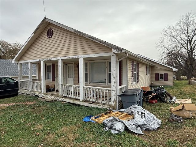 114 & 116 W Pine Street, Waverly, MO 64096