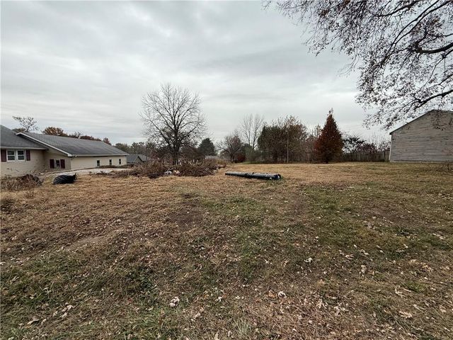 114 & 116 W Pine Street, Waverly, MO 64096