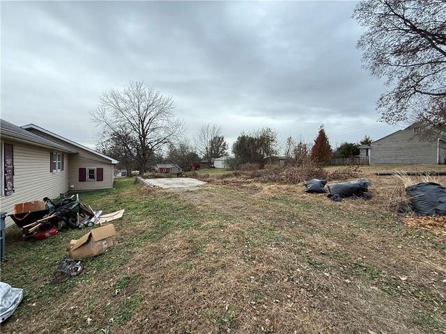 114 & 116 W Pine Street, Waverly, MO 64096