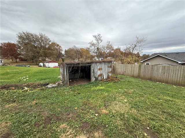 114 & 116 W Pine Street, Waverly, MO 64096