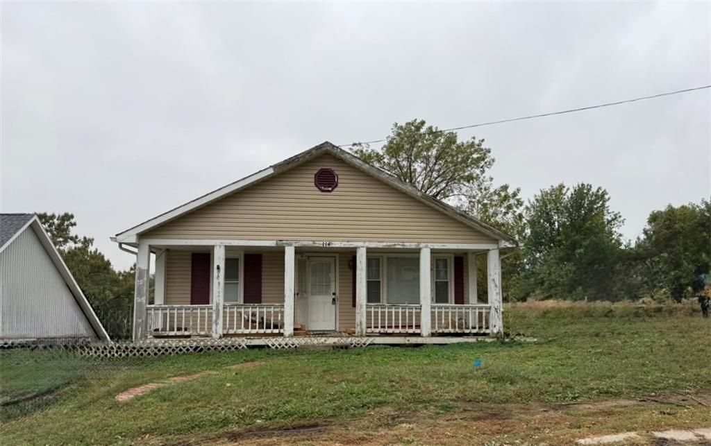 114 & 116 W Pine Street, Waverly, MO 64096