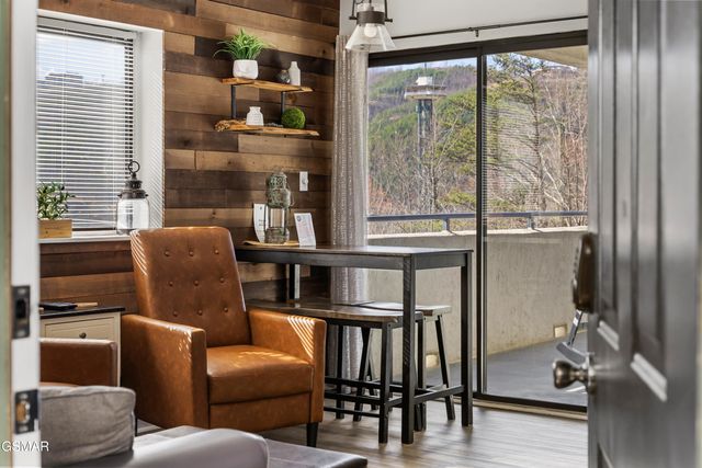 354 E Holly Ridge Road, Gatlinburg, TN 37738