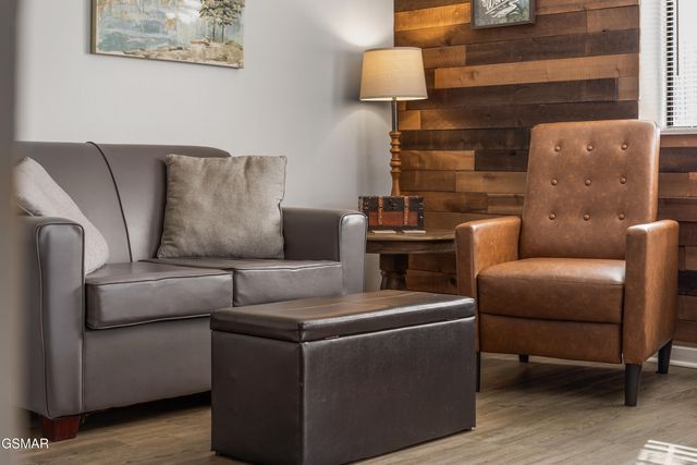 354 E Holly Ridge Road, Gatlinburg, TN 37738