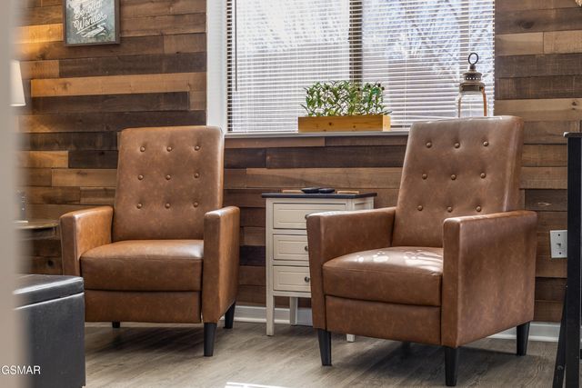 354 E Holly Ridge Road, Gatlinburg, TN 37738