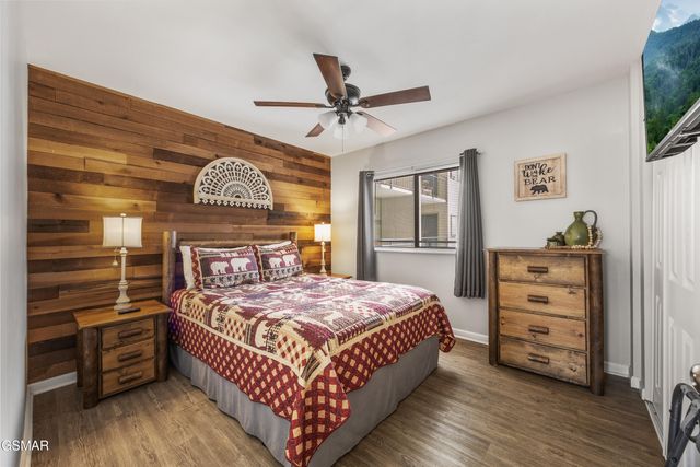 354 E Holly Ridge Road, Gatlinburg, TN 37738