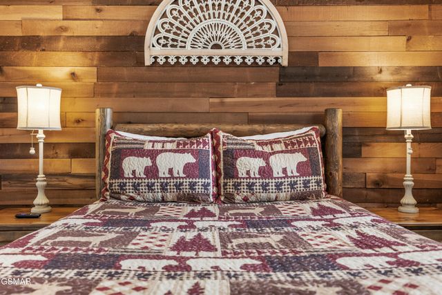 354 E Holly Ridge Road, Gatlinburg, TN 37738